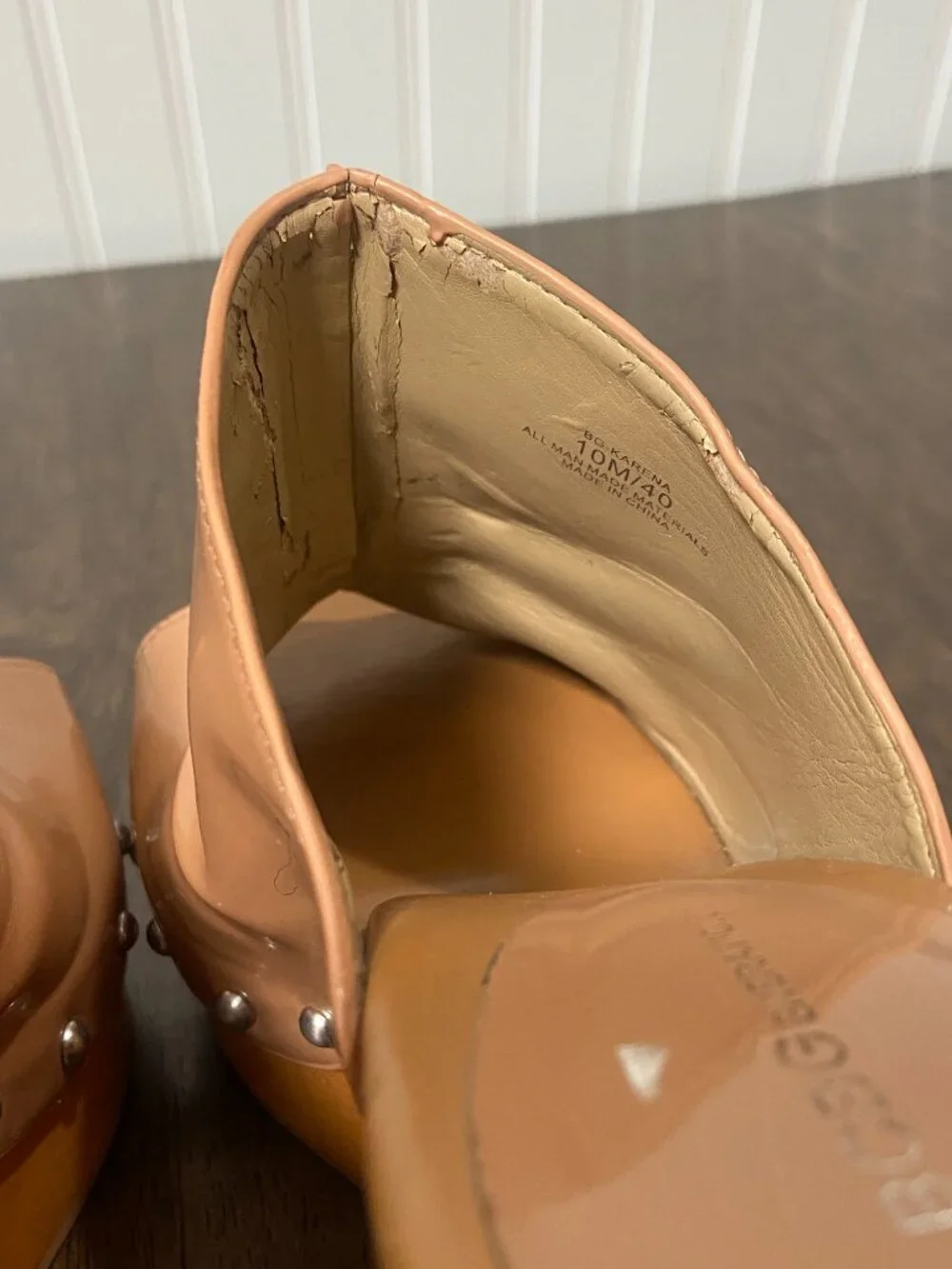 BCBG Karena Platform Clog Mules Tan Patent Studded Wooden Heel Y2K Size 10
